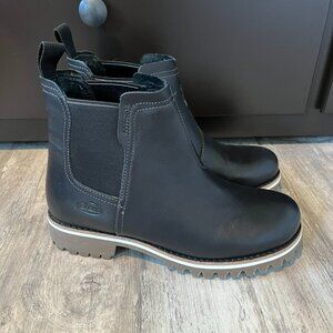 NWOB! Chaco Fields Chelsea Waterproof Leather Boots, True Black, Women's US 6.5